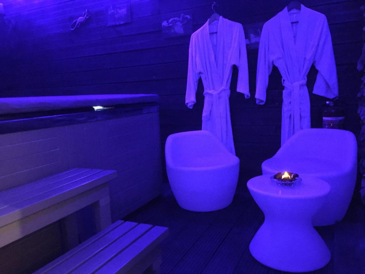Jacuzzi Prive Chambre Et Table D Hotes Vauvert Exterior foto